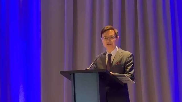 貿協董事長黃志芳在亞利桑那AI及半導體全球論壇致詞。(圖:貿協提供)