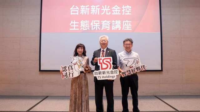台新新光金邀仁愛國小舉辦生態保育講座 白心儀分享生態紀錄片《戰地阿特》拍攝歷程