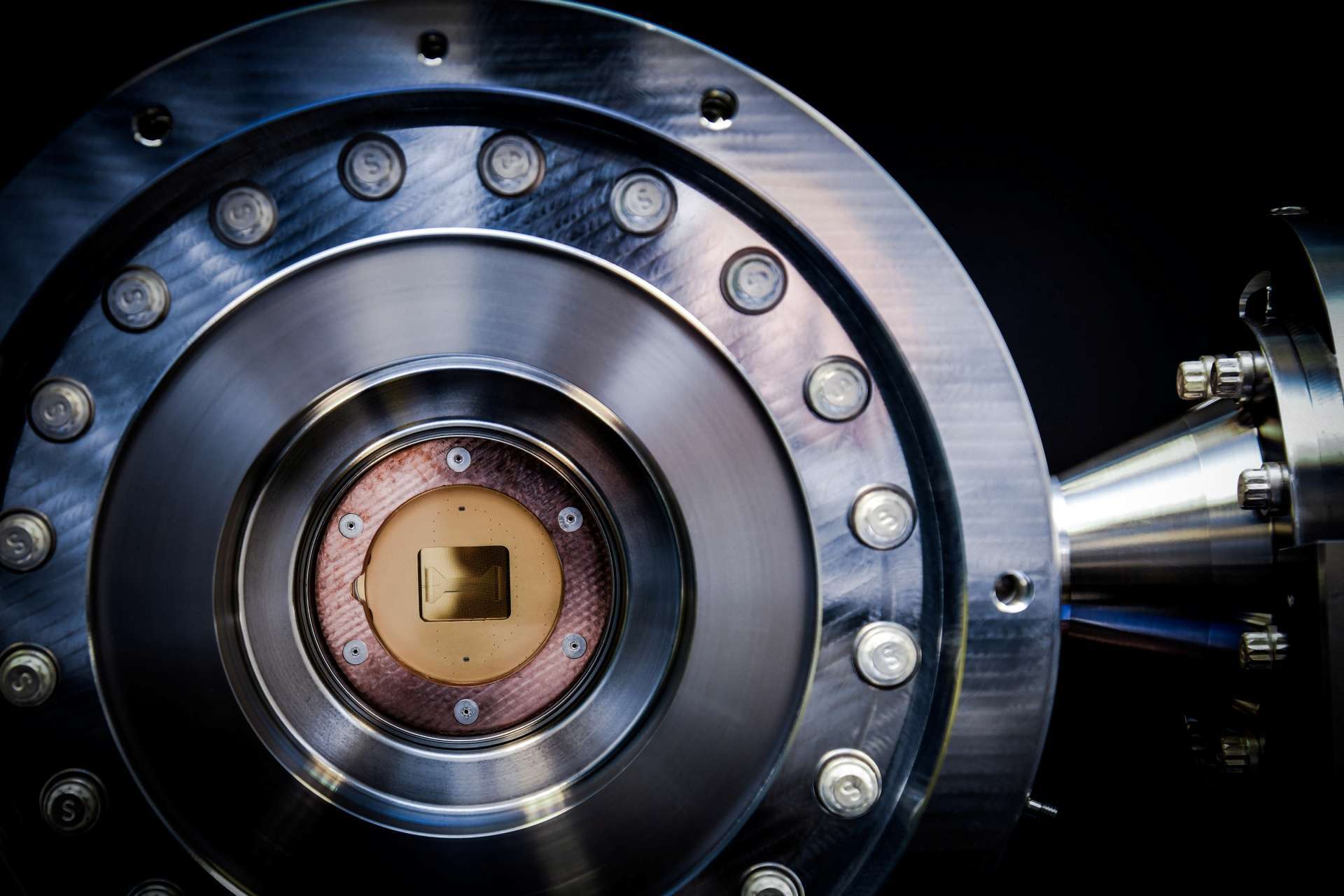 Quantinuum目前已開始推動量子加密金鑰(Quantum Cryptographic Key)商業化,市場看好未來可應用於金融、政府與國防等高安全需求領域。Reuters/TPG