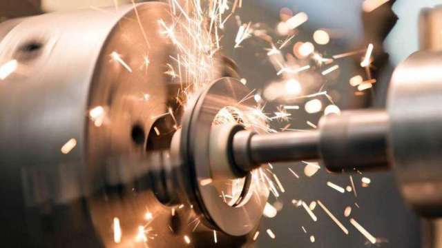 工具機4月出口兩樣情！整機外銷轉冷 關鍵零組件前4月年增12%。(圖:shutterstock)