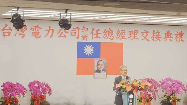 王耀庭守台電近40載卸任總座 將任台機社董座。（鉅亨網記者張韶雯攝）