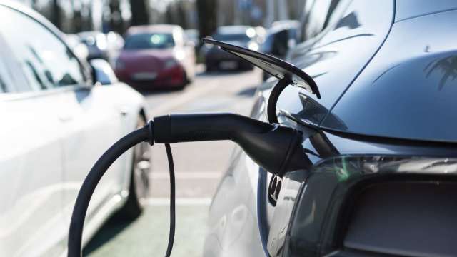 汽油居高不下推高需求！全球電動車4月註冊量年增6%至160萬輛 連二月走增(圖:shutterstock)