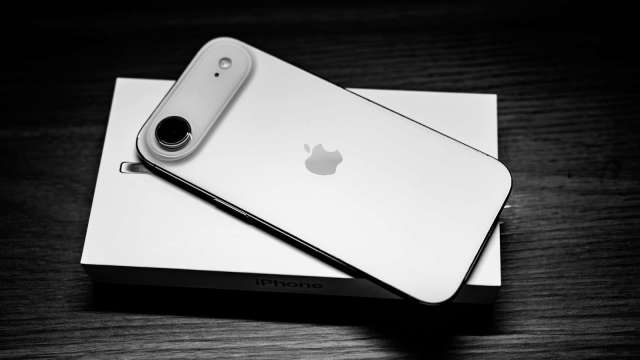 台灣手機四月降價榜Google Pixel 10奪冠 iPhone Air累計降幅接近二成。(圖:傑昇通信提供)