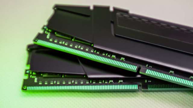調查:DRAM價格飆漲 LPDDR5X 漲幅近80% 智慧型手機成本壓力沉重(圖:shutterstock)