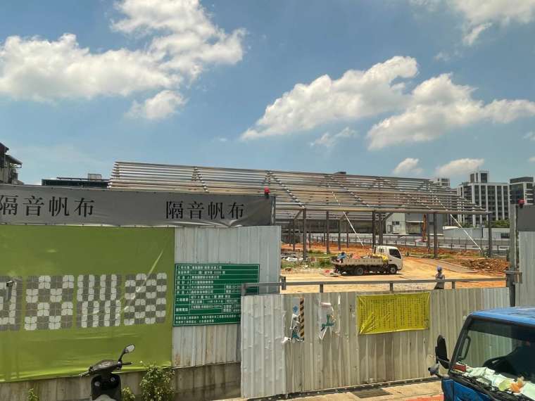 寶雅在鶯歌鳳鳴重劃區興建大型賣場。(鉅亨網記者張欽發攝)