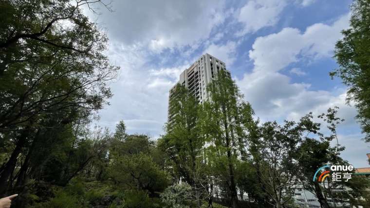潤在文山區的8800坪基地「信義富境」成屋案。(鉅亨網記者張欽發攝)