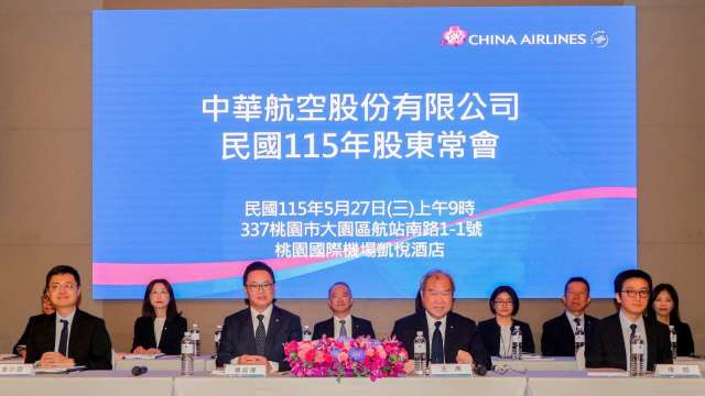 華航樂看客貨並進營運衝刺  空運熱到「AI每機櫃重達2噸也全走空運」。(圖：華航提供)