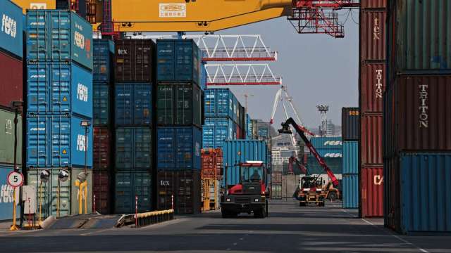 美國Q1經濟成長下修至1.6% 消費降溫拖累復甦動能(圖：REUTERS/TPG)