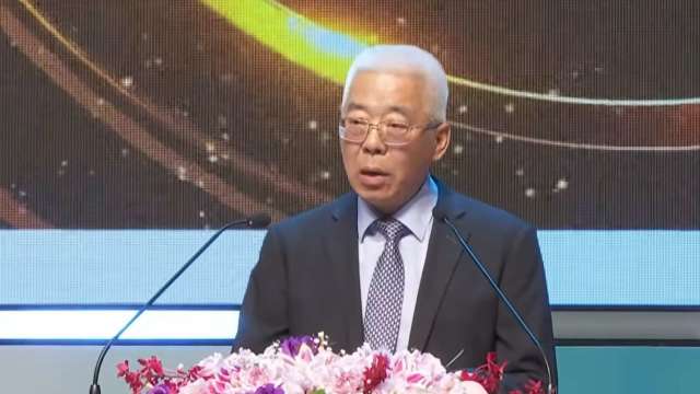 地緣風險升級 中油方振仁力守「量足價穩」：多元素材採購、2030年自有油氣佔比10%。（直播截圖）