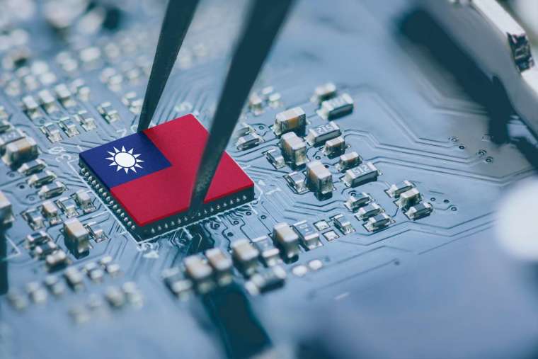 AI與晶片熱潮，為新台幣帶來升值壓力。(圖:Shutterstock)