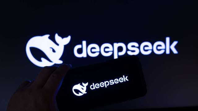 AI成本危機引發需求轉向 DeepSeek奪下美國B2B軟體增速榜首(圖:shutterstock)