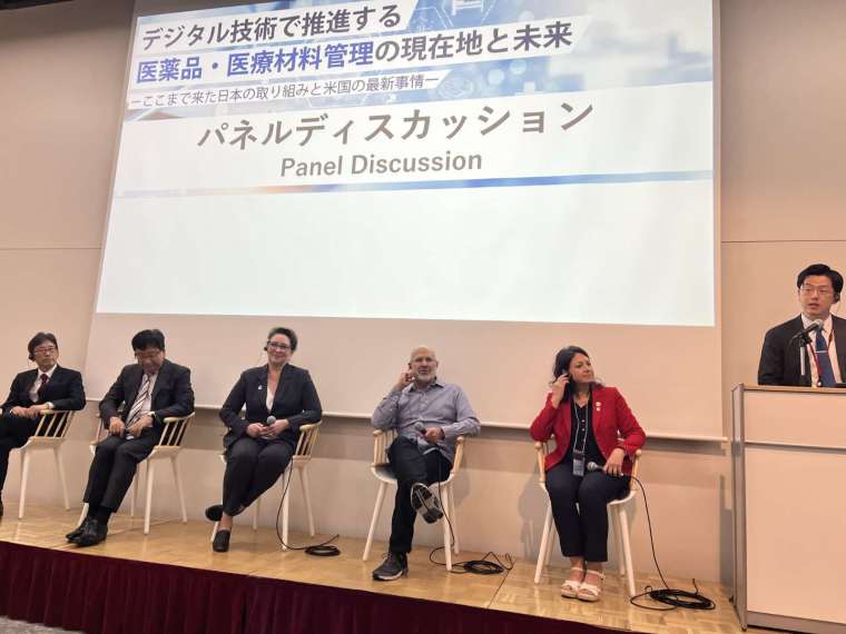 韋僑在日本召開RFID醫藥應用研討會。(圖：韋僑提供)