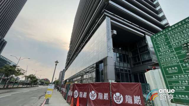 龍巖:今舉辦房仲聚富說明會 吸引150名房仲搶陵園商機。(鉅亨網記者張欽發攝)