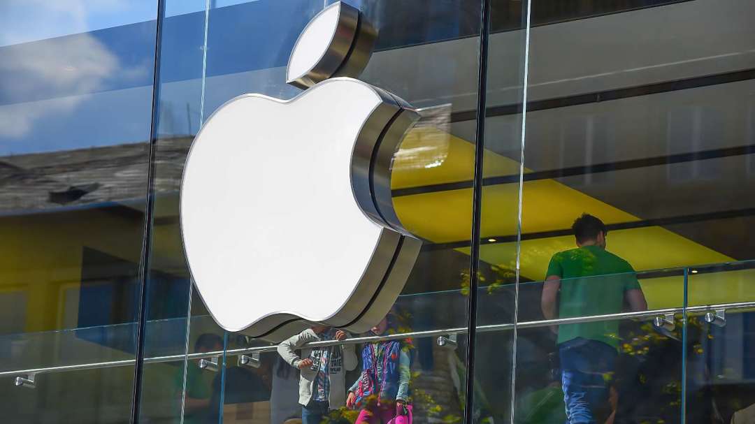 Apple Closes In on Nvidia, Poised to Reclaim U.S. Market Cap Crown
