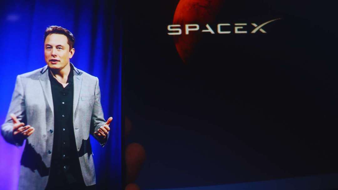 SpaceX、史上最快でナスダック100指数に採用も株価は上場来安値に