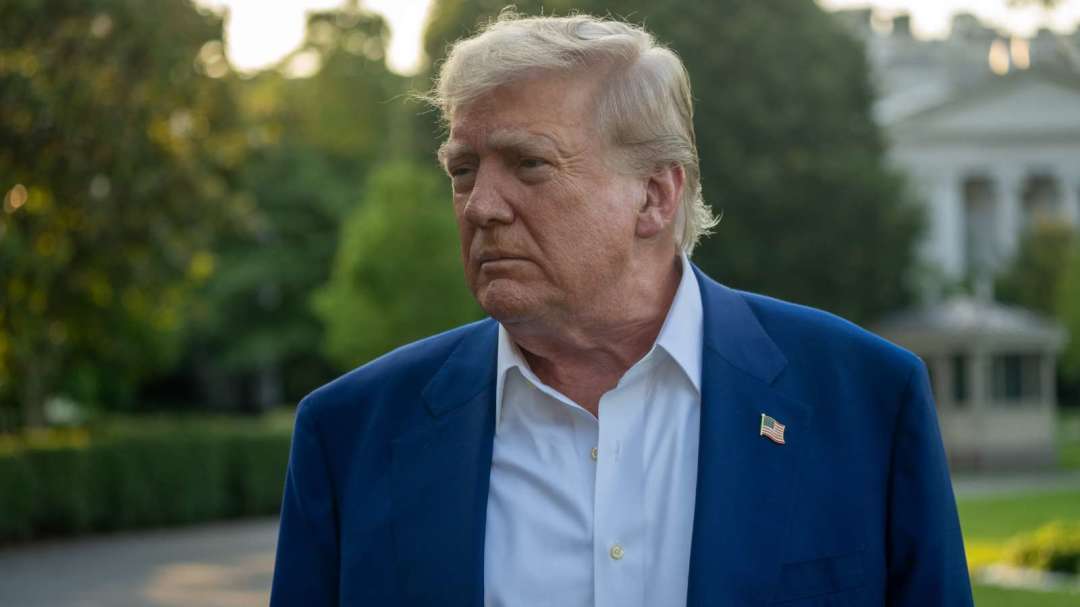 US Launches Fresh Airstrikes on Iran; US Stock Futures Dip as Trump Says 'Not Sure I Want to Negotiate'
