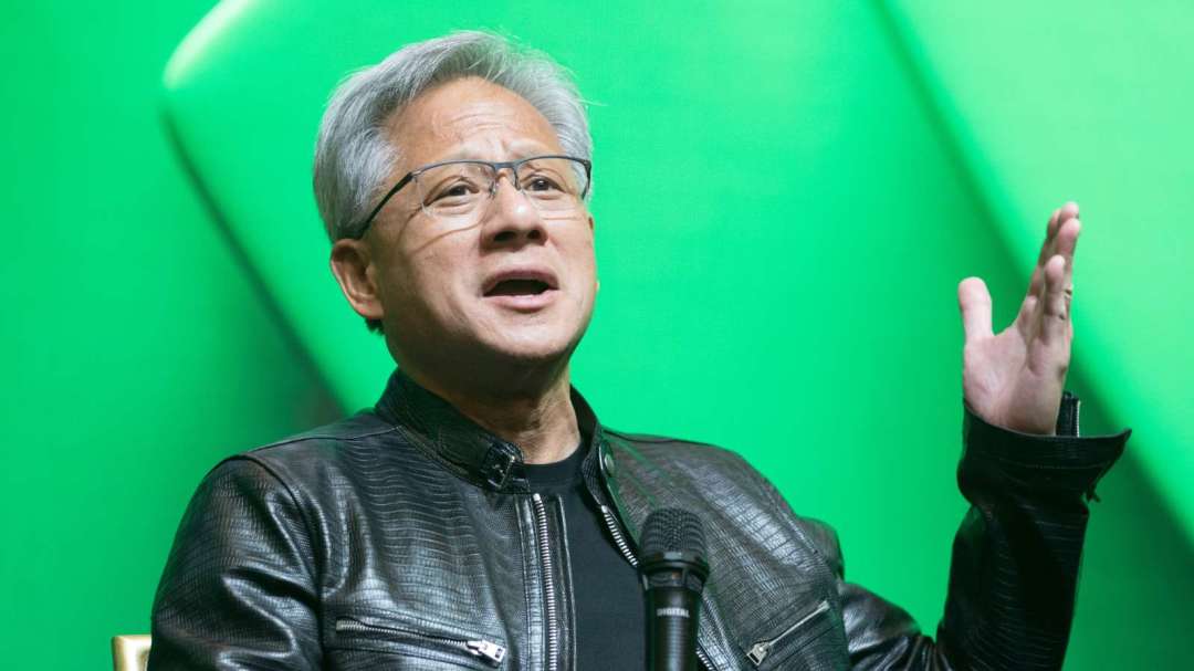 輝達執行長黃仁勳：比起寫程式碼 我的軟體工程師更喜歡建構AI智能體