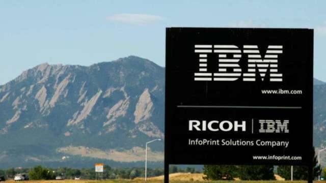 IBM財測預警引爆史上最慘跌勢 市值蒸發近690億美元 (圖:REUTERS/TPG)