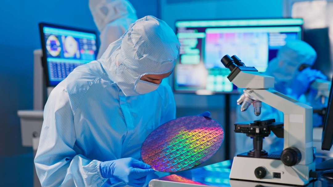 China's Chip Exports Surpass 1.2 Trillion RMB in First Half, Overtaking Cars as Top Export