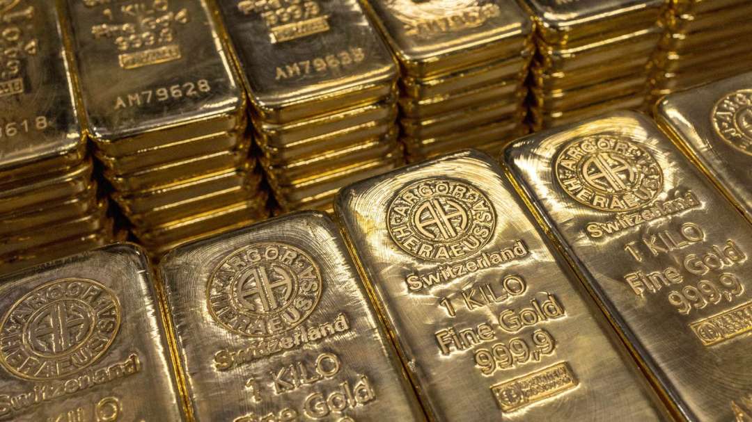 Gold Rises Friday but Posts 2.6% Weekly Loss, Worst in Six Weeks on Inflation and Rate Hike Concerns