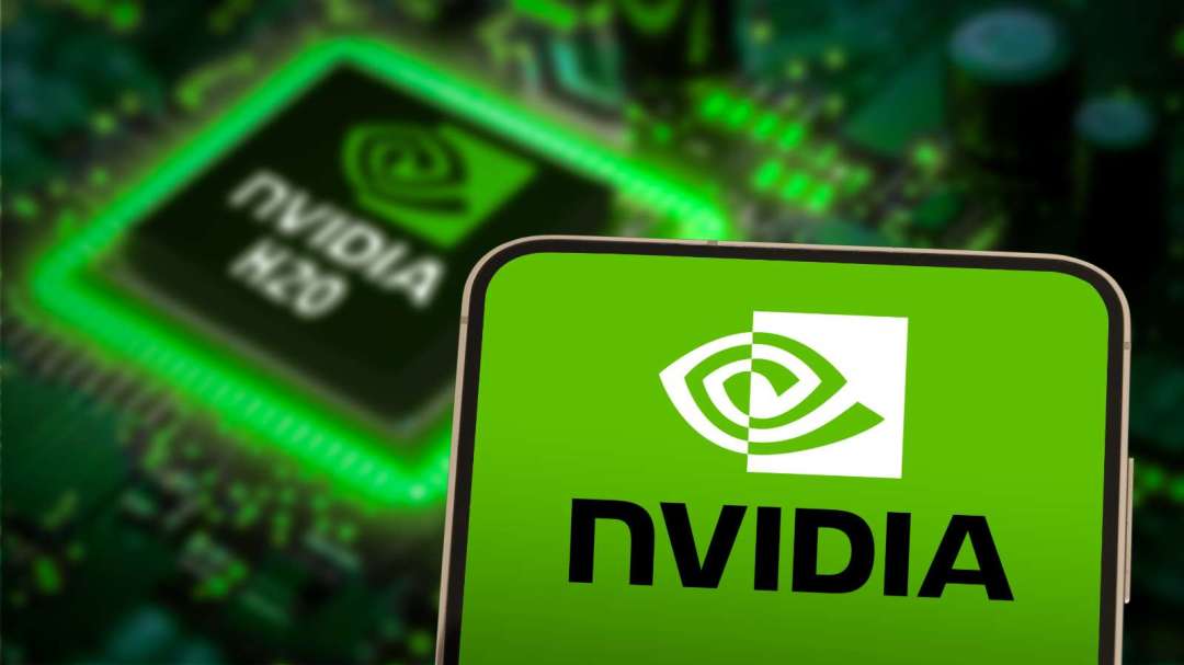 NVIDIA Barely Holds Global Market Cap Crown as Apple Briefly Takes Lead