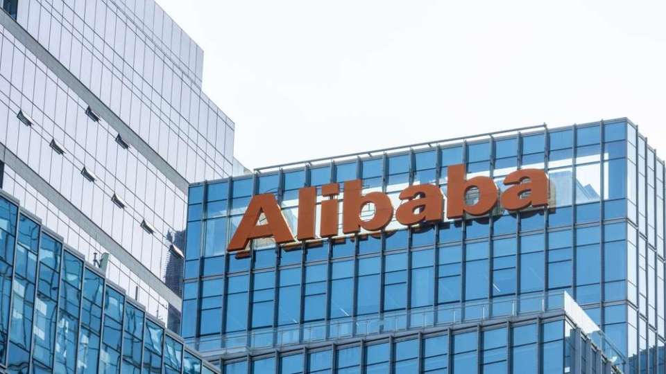 中國iPhone告別「殘血版」 阿里接手蘋果AI入口成最大贏家