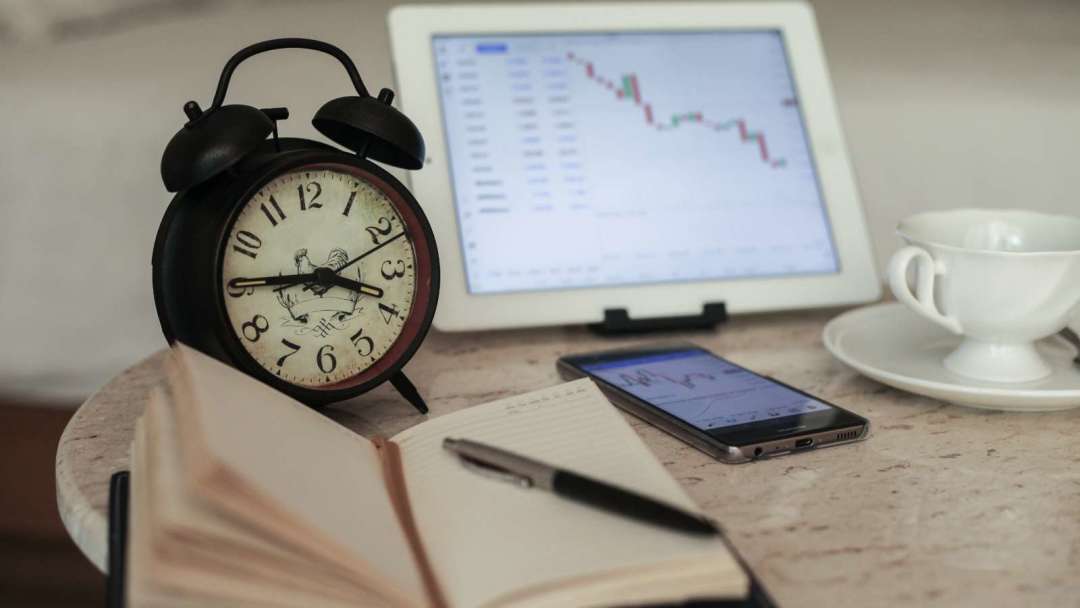 【2026大学生口座開設】証券口座は同じ金融グループの銀行が必要？既存の銀行口座で最速7.5分でオンライン開設！