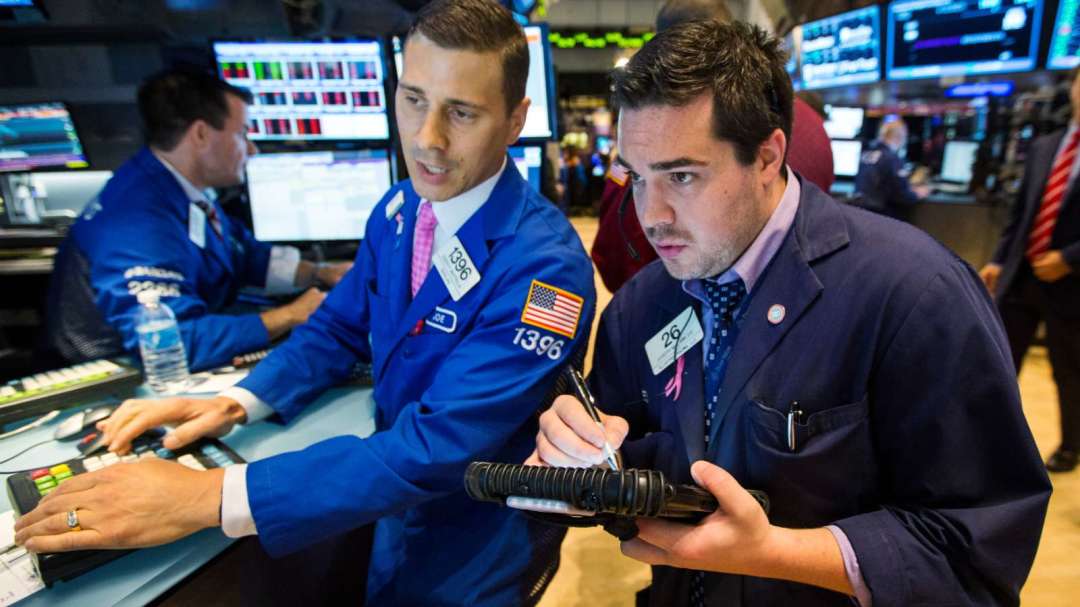 〈米株終値〉原油価格が急騰、S&P500とナスダックが下落、投資家はテック大手の決算を待機