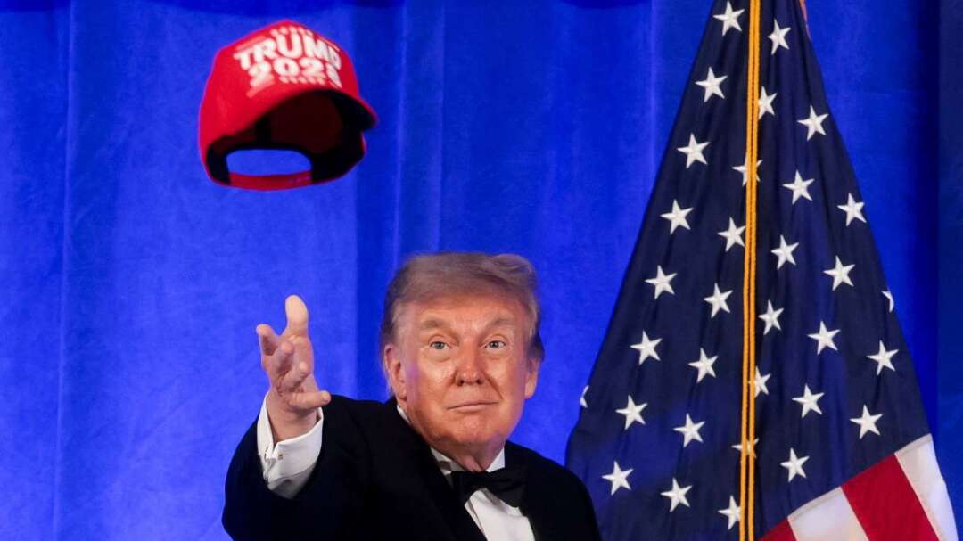 トランプ氏、再び米大統領選に出馬か？「トランプ2028」の赤い帽子を被り「独占情報」と宣言