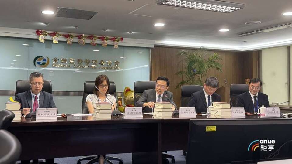金管會點頭！首批7家銀行獲准採用IRB法，2026年Q4生效，釋放長期配息彈性