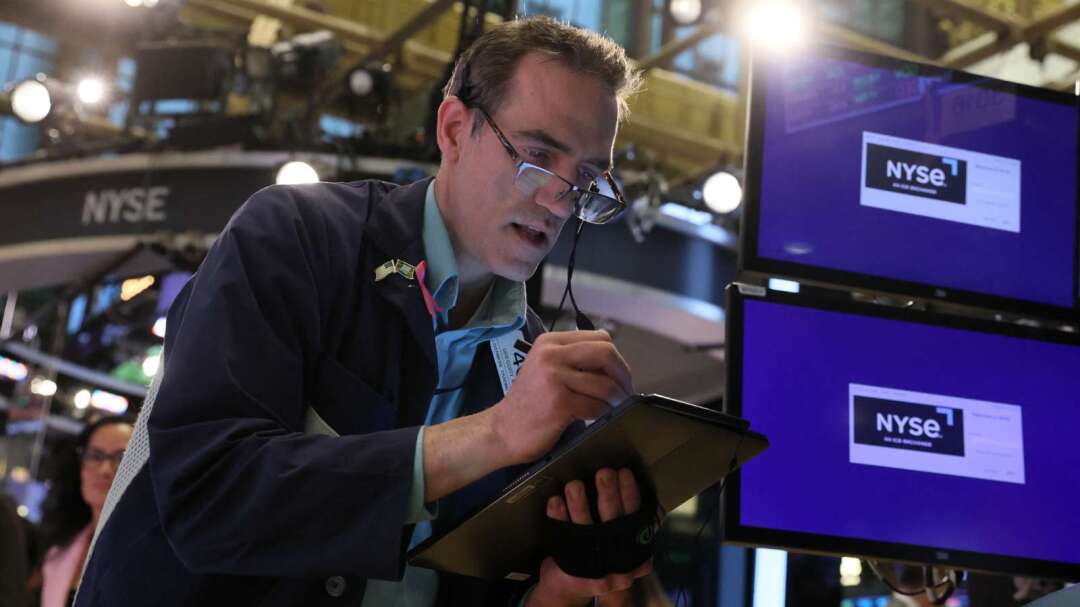 〈米国株早盤〉中東の戦火が油価を押し上げ、主要指数は下落。FEDの利子決定を注視