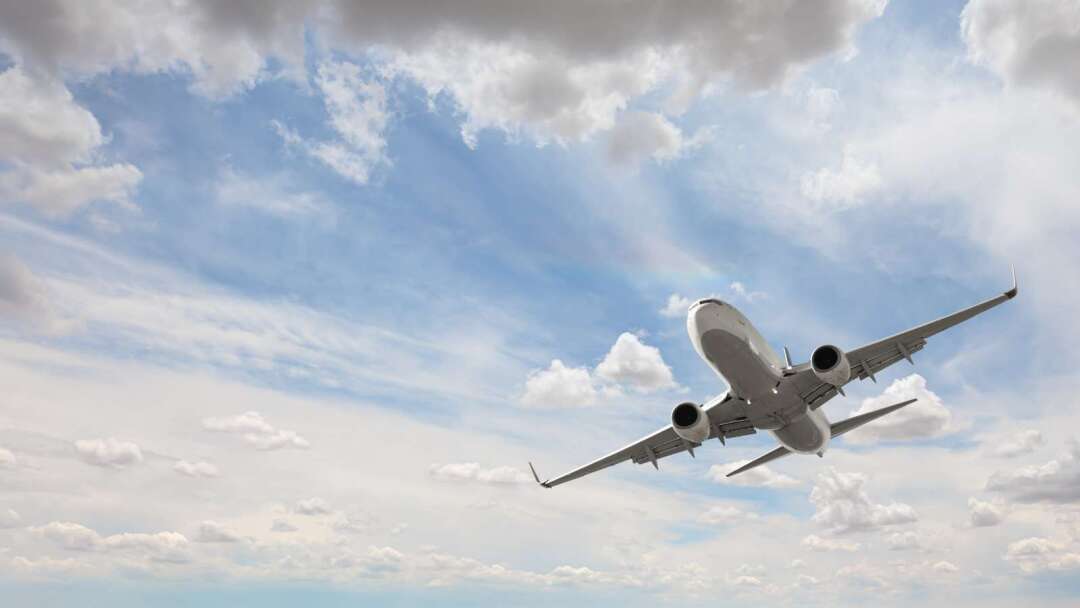 機票定價進入AI時代！便宜機票恐成歷史 航空公司靠即時調價榨出更多收益