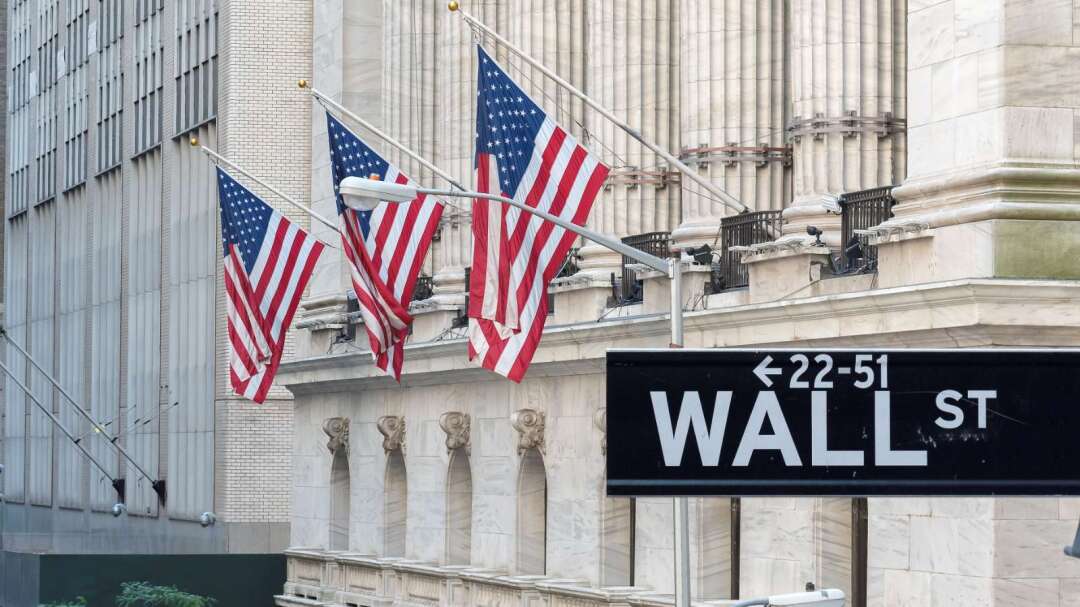 Wall Street's Tokenization Boom Sparks Risk Debate
