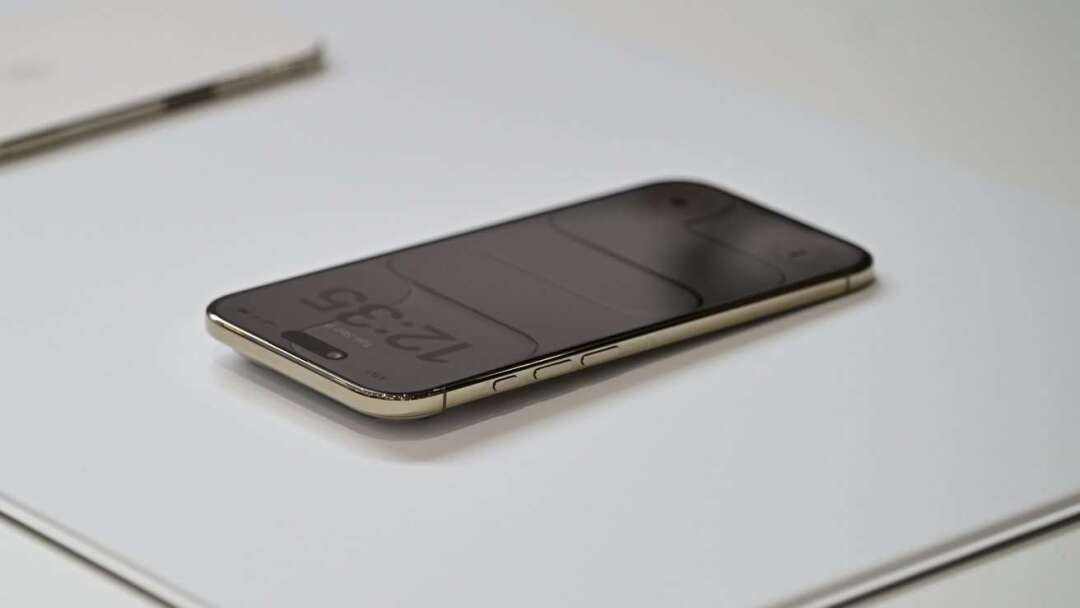 蘋果20週年「全玻璃iPhone」傳喊卡　Jefferies下調蘋果評等