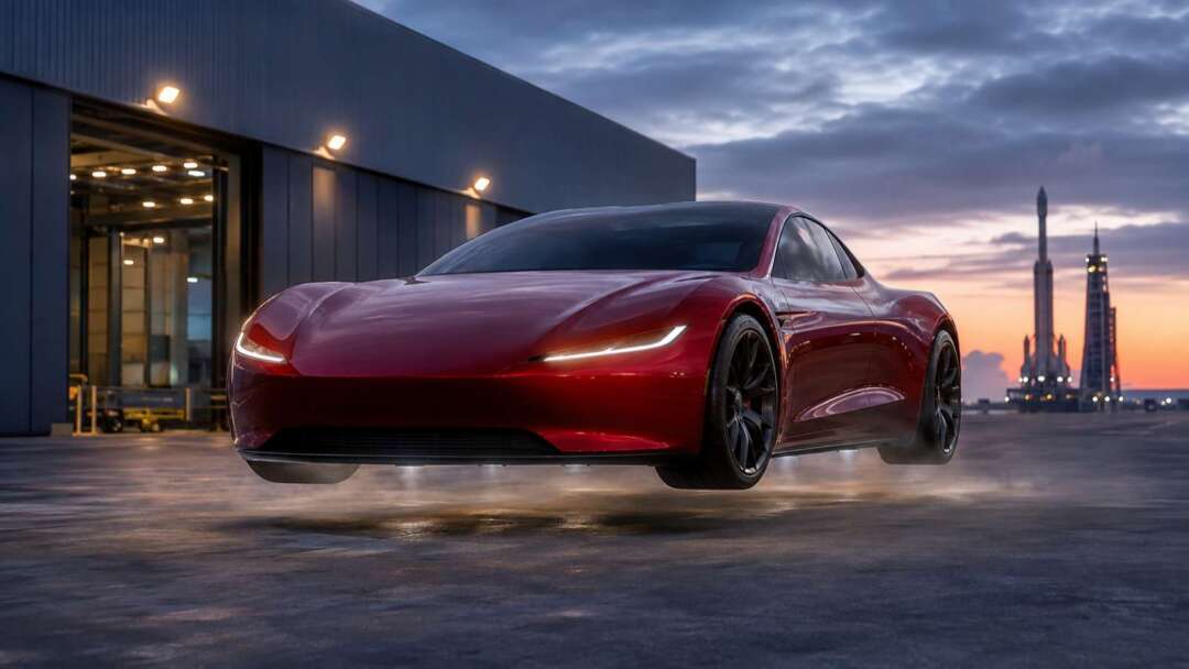 マスクが再び大発表！テスラ「飛行自動車」ロードスターが8月にも登場か
