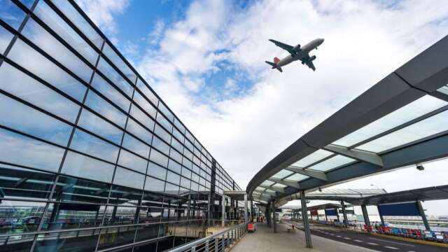 飛海外搭郵輪正夯!兆豐保險推出Fly Cruise新條款 班機延誤定額6千元兼顧實支實付。(圖: shutterstock)