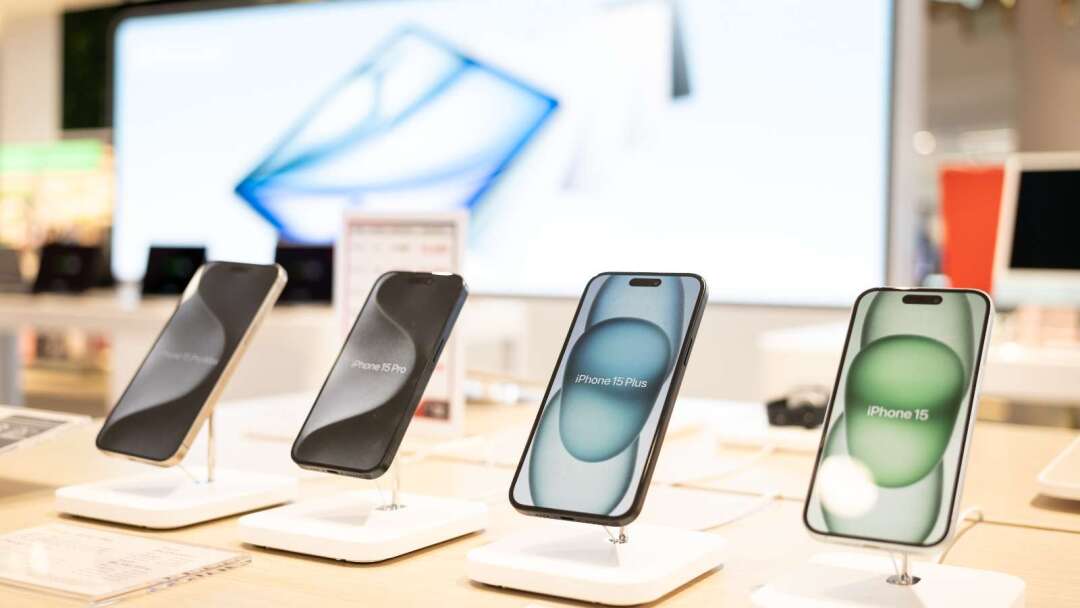 Research: Premium Smartphone Sales Account for 29% in First Half of 2026, Record High; Apple and Samsung Capture 84% to Lead Market