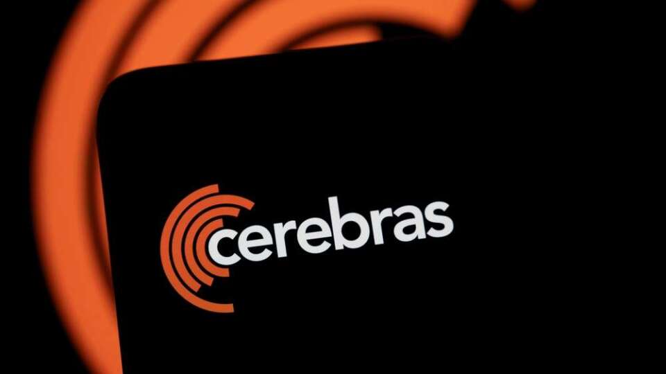 Cerebrasが輝達に挑戦 新AIシステムで数倍の速度、メモリ不要が最大の特徴
