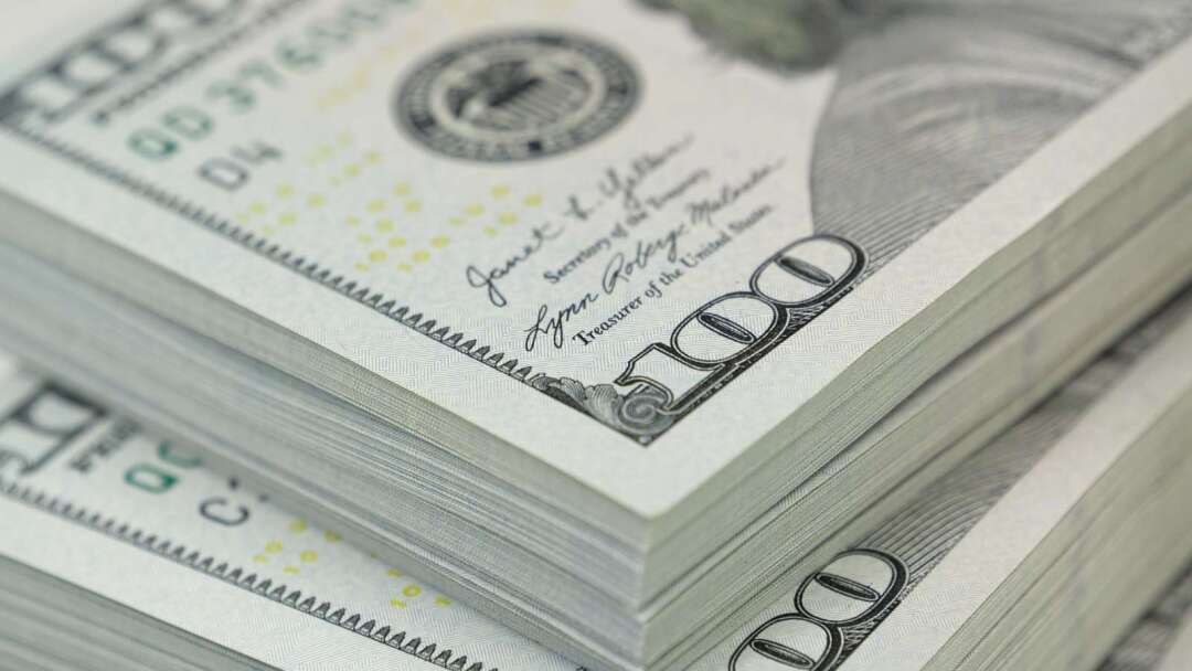 Hedge Funds Ramp Up Dollar Short Bets as Betts Expands Long-Term Bond Buybacks, Sparking Confidence Crisis