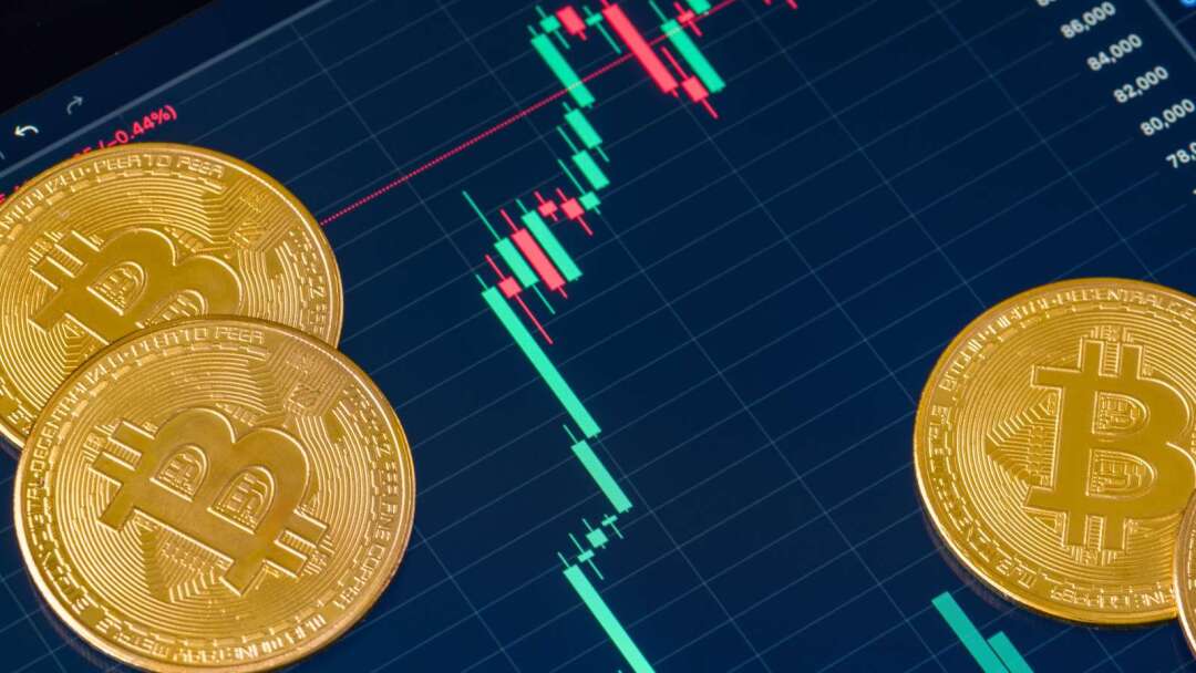 不再跟科技股走！比特幣與那斯達克指數脫鉤，與黃金相關性突破50%