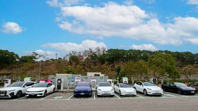 建构全台环岛车充电路网 交通部：截至目前公共充电桩已逾1.6万枪
