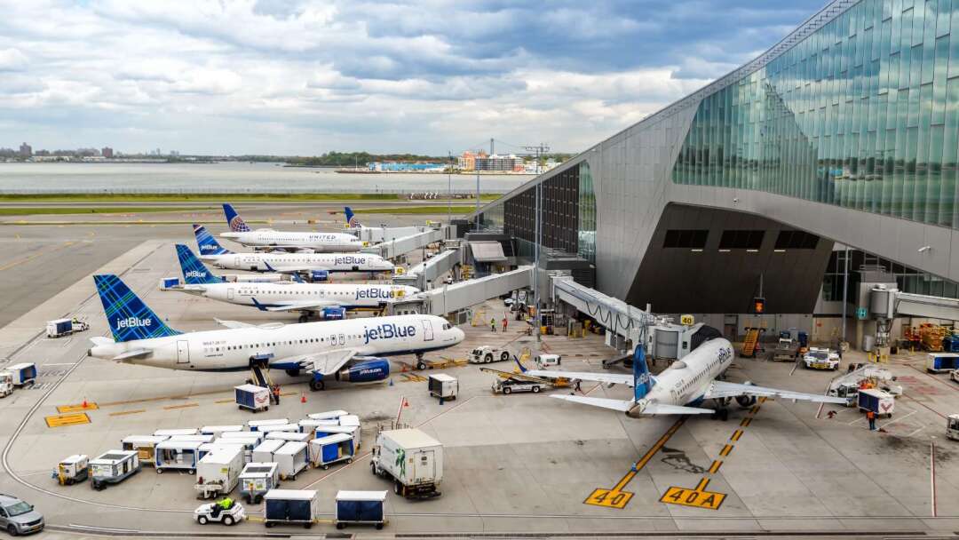 燃油コスト高騰が航空業界を直撃 米国航空各社が便数削減を検討