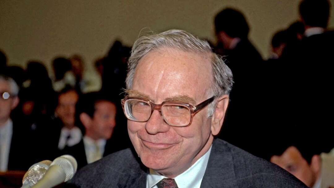How Buffett Bet on 'Boring Industries' and Unexpectedly Rode the AI Wave: These Companies Are the Key Beneficiaries