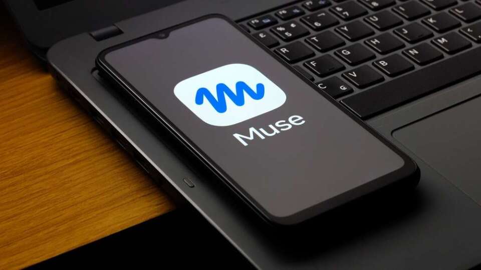 Personal AI Agent Battle Heats Up! Meta's Muse Tops Charts, Grok Bot Sees Surge, OpenAI May Strike Back This Week
