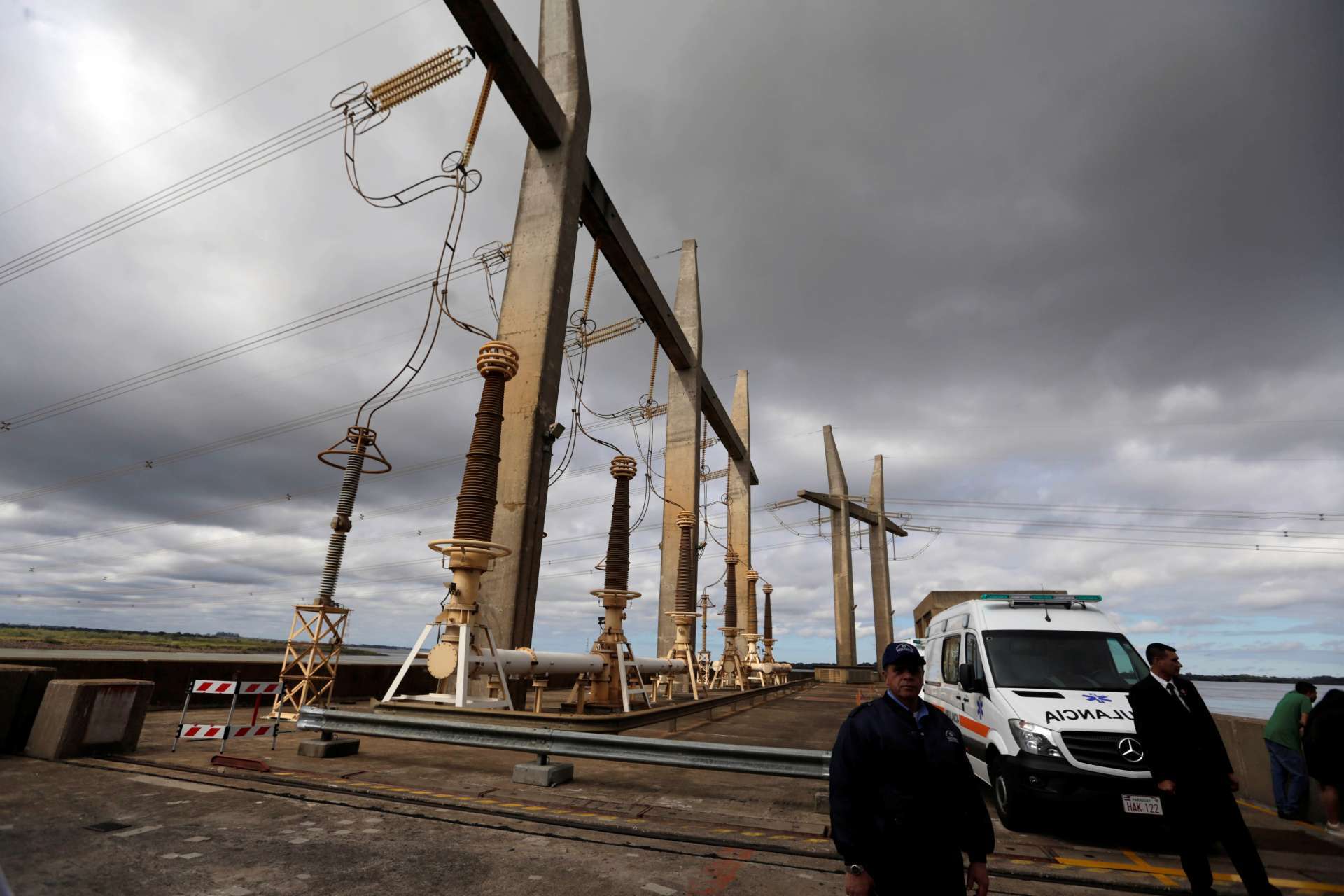 巴拉圭Ayolas的Yacyretá水力發電大壩與輸電線路。Reuters/TPG