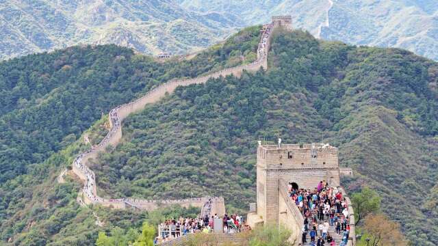 China Haul火了！外国游客空行李箱来中国 买到精疲力尽