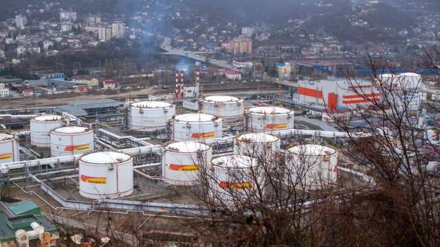 美国警告乌克兰：再炸俄罗斯炼油厂 援乌武器就别想要了
