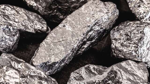 钯金今年来跌30%「风险却被忽略」 关键工厂就在无人机打击范围