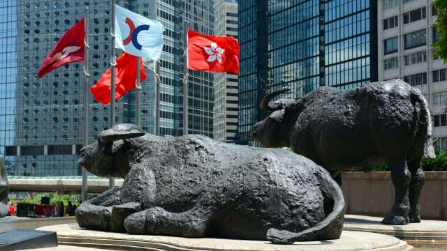 〈港股盘后〉恒指小涨 内银股全线走强 AI硬体股下挫