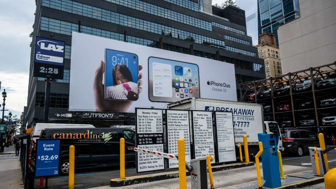 咔嚓一聲！多位網友曬圖：iPhone Duo剛到手螢幕就裂開